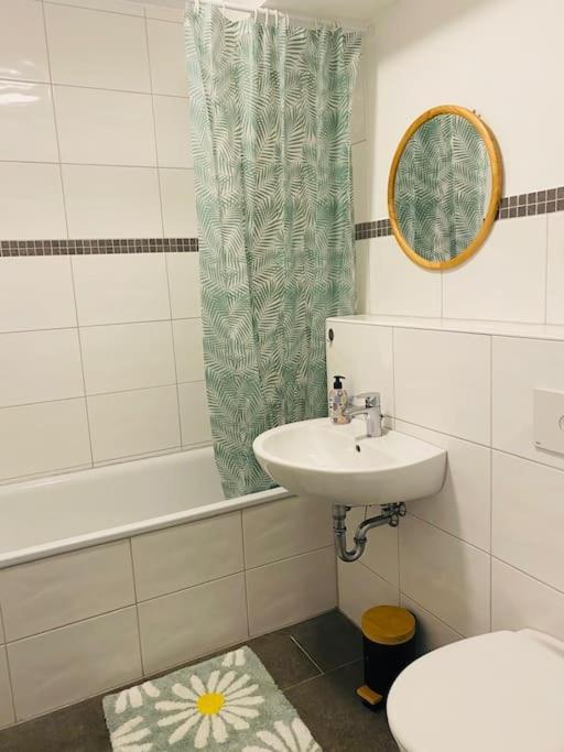 Nice And Calm Apartment In Duesseldorf Экстерьер фото